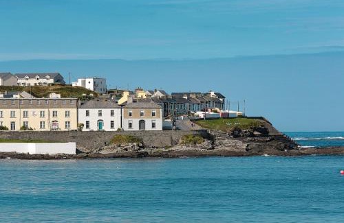 Kilkee House | Moore Bay Holiday Homes No 18A