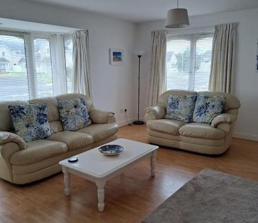 Kilkee House | Moore Bay Holiday Homes No 18A