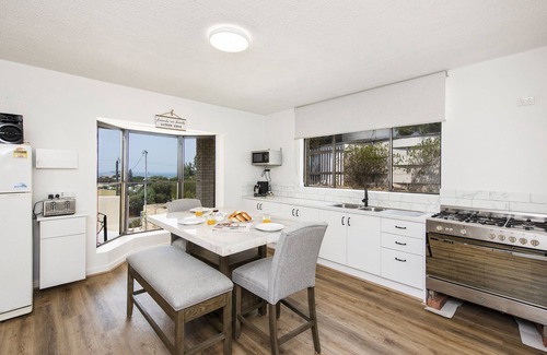 Guilderton House | Moore Family Time - Panoramic Ocean Views