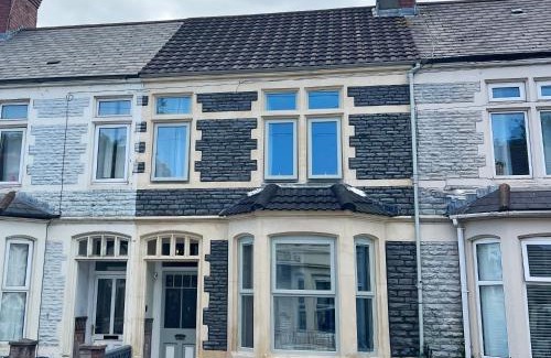 Splott Apartment | Moorland House by Switchback Stays