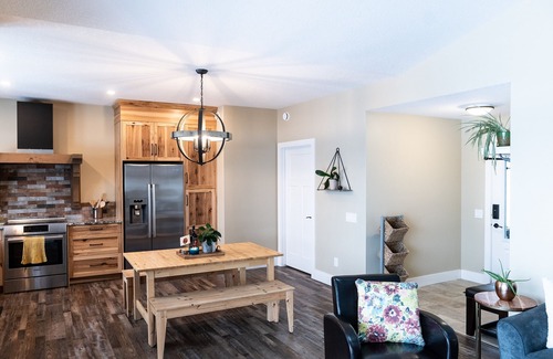 Cochrane Cottage | Moose Bottom Cottage/entire home/pet/garage