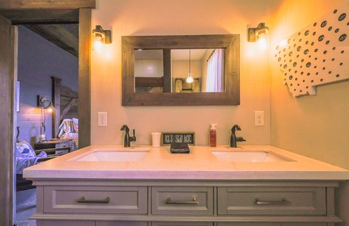 Eureka House | Moose Meadows – Stunning and Secluded Custom-Built Home on 60 Acres!