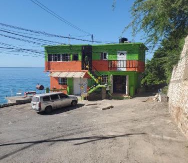 Gordon Town Apartment | Morales ocean view
