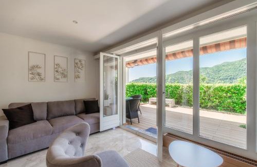 Morcote Apartment | Morcote Romance by Quokka 360 - flat with patio and communal pool