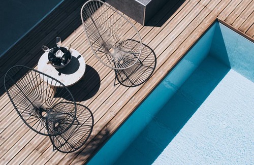 Tingaki Hotel | More Meni Residence & Suites