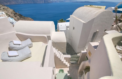 Oia Villa | Morfi Cave House
