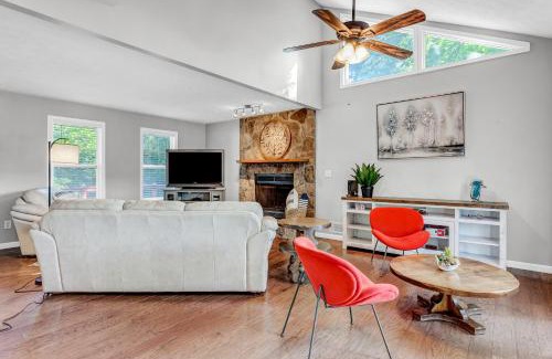 Snellville House | Morning Mist Lake House