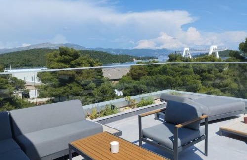 Cove Tri Zala (Zrnovo) Hotel | Moro Inn