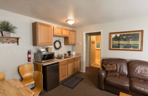 Merlin Cabin | Morrison's Rogue River Lodge