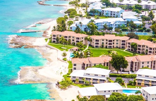 Colliers Bay Apartment | Morritts Resort Tortuga Club Apartment with pool view