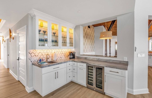 Marathon House | Morton Manor Estate - 9bed/7.5bath multi home prop