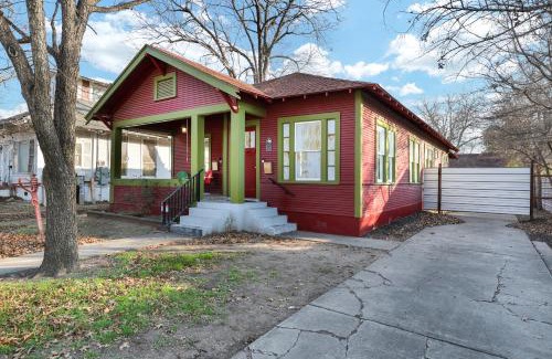 Downtown San Antonio House | Mosaic - A Birdy Vacation Rental