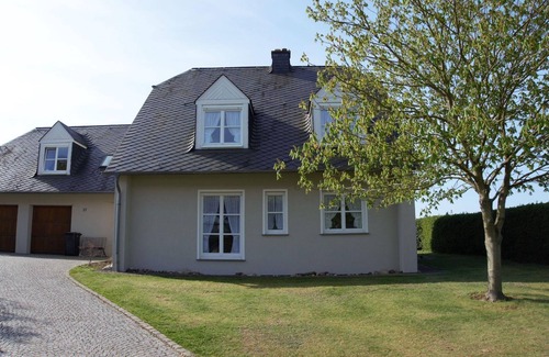 Piesport House | Moselchalet Hain, Germany