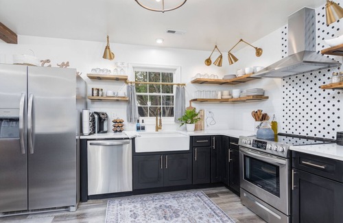 Greenville - Spartanburg House | Moss Oak Modern Retreat - completely renovated modern home in Greenville area