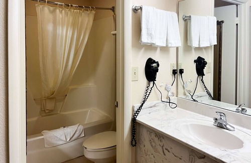 Abbeville Hotel | Motel 6 Abbeville, AL