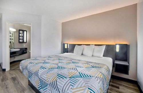 Benbrook Hotel | Motel 6-Benbrook, TX - Fort Worth