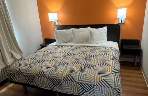 Butte Hotel | Motel 6 Butte, MT - Historic City Center