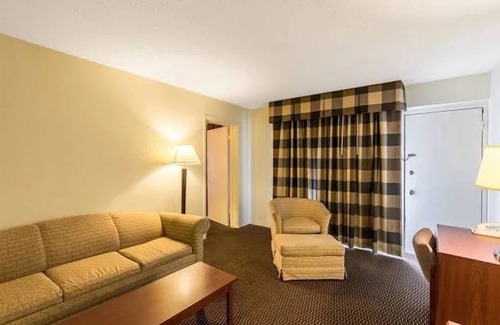 Butte Hotel | Motel 6 Butte, MT - Historic City Center