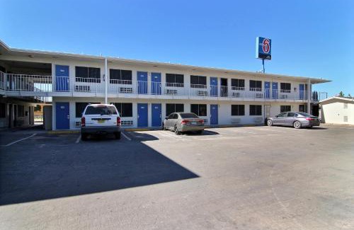Carlsbad Hotel | Motel 6-Carlsbad, NM