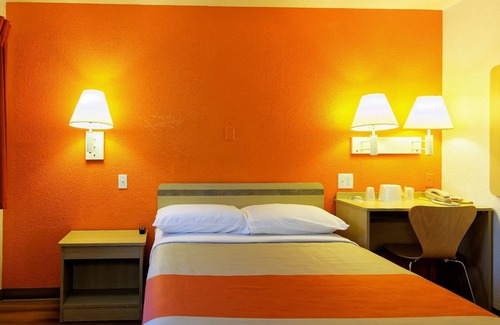 Chico Hotel | Motel 6 Chico, CA