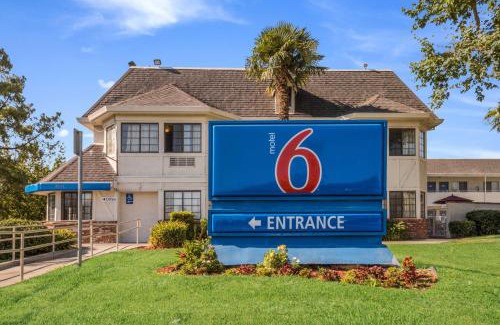 Fairfield Hotel | Motel 6-Fairfield, CA - North