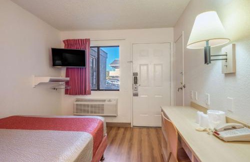 Fairfield Hotel | Motel 6-Fairfield, CA - North