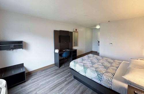 Glenview Hotel | Motel 6 Glenview, IL - Chicago North