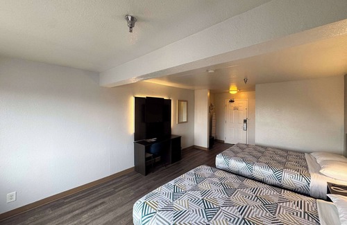 Glenview Hotel | Motel 6 Glenview, IL - Chicago North