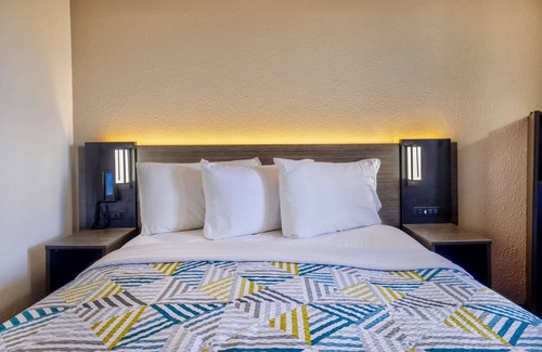 Tougaloo Hotel | Motel 6 Jackson, MS