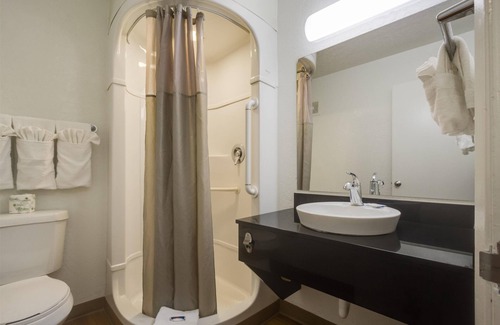 North Alameda Hotel | Motel 6 – Lakewood, CO