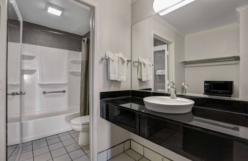 Lodi Hotel | Motel 6 Lodi, CA