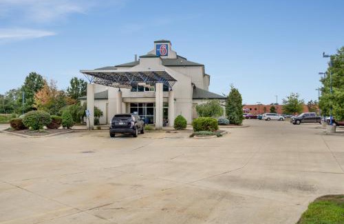 Medina Hotel | Motel 6-Medina, OH - Cleveland