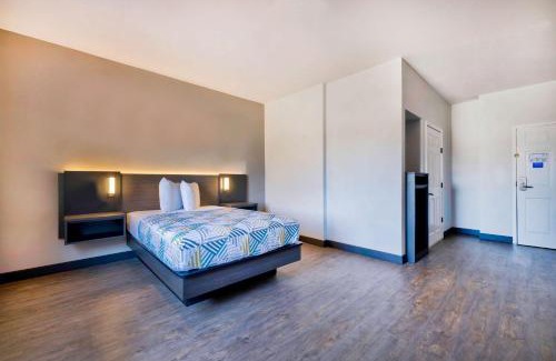 Norman Hotel | Motel 6-Norman, OK