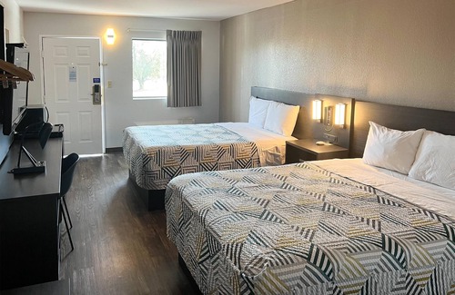 Ozark Hotel | Motel 6 Ozark, AR