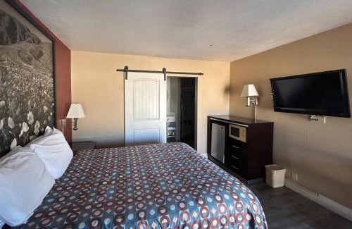 Lamanda Park Hotel | Motel 6 Pasadena, CA Old Town Pasadena Area