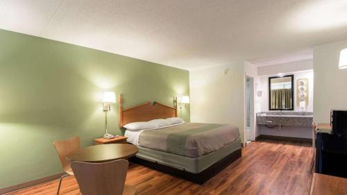 Pulaski Hotel | Motel 6-Pulaski, TN