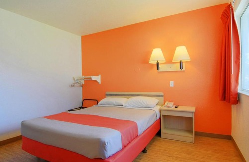 Rapid City Hotel | Motel 6-Rapid City, SD