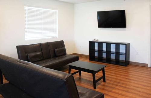 Rexburg Hotel | Motel 6 Rexburg, ID