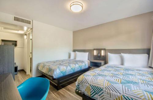 Russellville Hotel | Motel 6-Russellville, AR