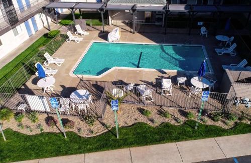 Southeastern Sacramento Hotel | Motel 6-Sacramento, CA - Central