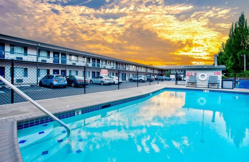 Salem Hotel | Motel 6-Salem, OR - Expo Center