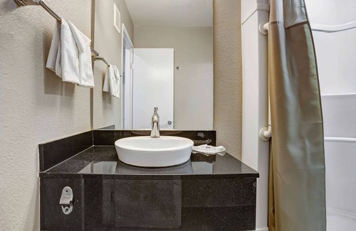 San Bernardino Hotel | Motel 6 San Bernardino, CA - South