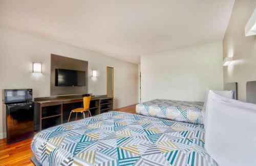 Springfield Hotel | Motel 6-Springfield, OH