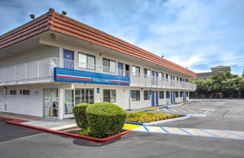 Nut Tree Hotel | Motel 6-Vacaville, CA