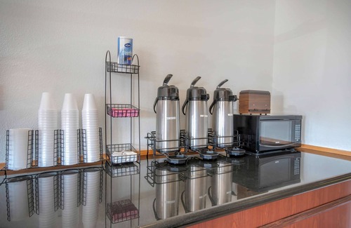 Walton Hotel | Motel 6 Walton, KY - Richwood - Cincinnati Airport South