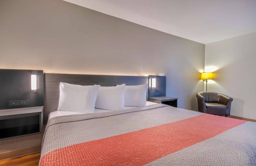 Walton Hotel | Motel 6 Walton, KY - Richwood - Cincinnati Airport South