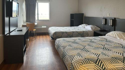 Waterloo Hotel | Motel 6-Waterloo, IA