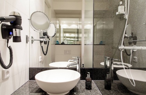 Old Town Hotel | Motel One Köln - Neumarkt