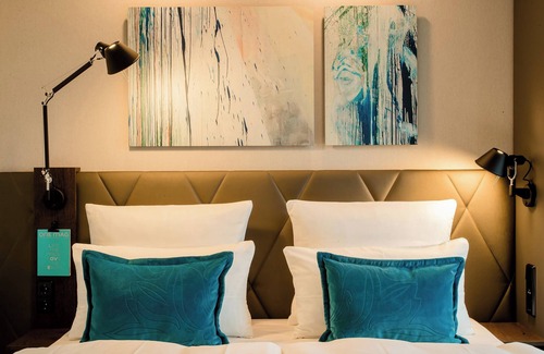 Old Town Hotel | Motel One Köln - Neumarkt