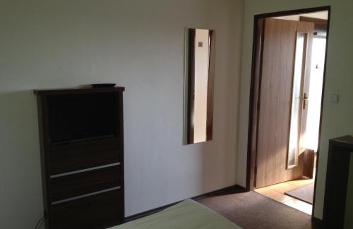 Mlada Boleslav Hotel | Motel R10